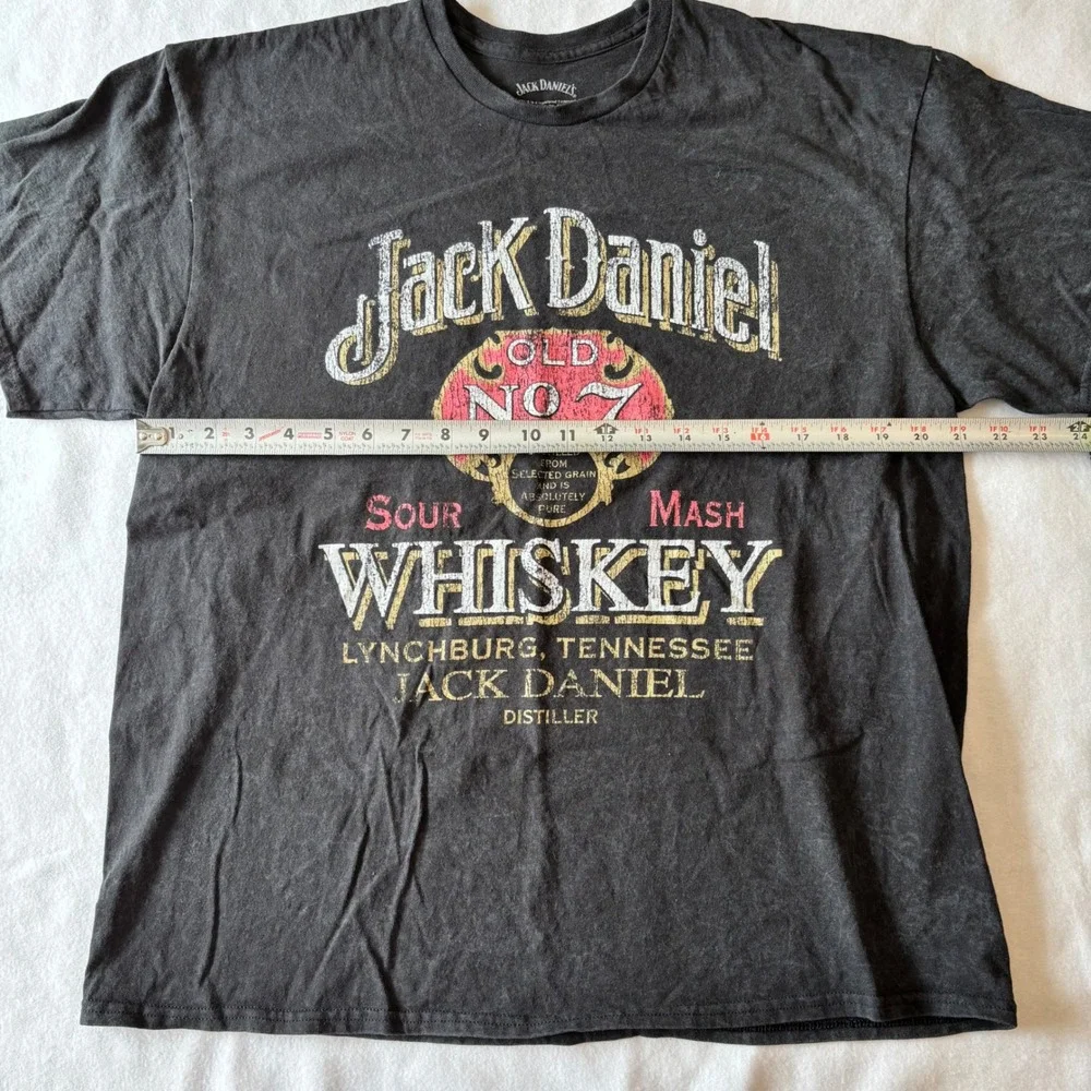 Lot of 2 Budweiser and Jack Daniels T-Shirts Mens XL Cream Black Distressed - Picture 10 of 12
